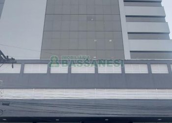 Sala com 26m², 1 vaga, no bairro Pio X em Caxias do Sul para Alugar