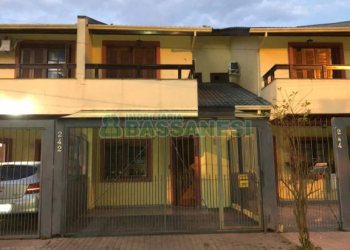 Casa com 80m², 2 dormitórios, 1 vaga, no bairro Desvio Rizzo em Caxias do Sul para Comprar