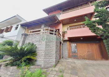 Casa com 407m², 5 dormitórios, 3 vagas, no bairro Santa Catarina em Caxias do Sul para Alugar