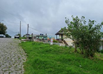 Terreno com 384m², no bairro Esplanada em Caxias do Sul para Comprar