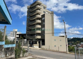 Apartamento com 105m², 3 dormitórios, 2 vagas, no bairro São Leopoldo em Caxias do Sul para Comprar