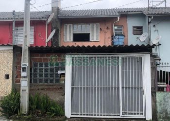 Sobrado com 100m², 2 dormitórios, 1 vaga, no bairro Cidade Nova em Caxias do Sul para Alugar