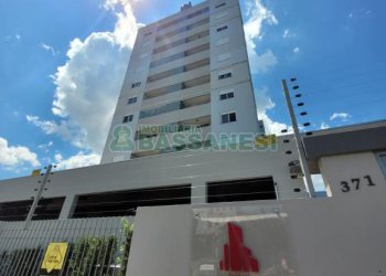 Apartamento com 65m², 2 dormitórios, 1 vaga, no bairro Jardelino Ramos em Caxias do Sul para Alugar