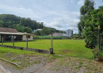 Terreno com 2546m², no bairro São Luiz em Caxias do Sul para Comprar