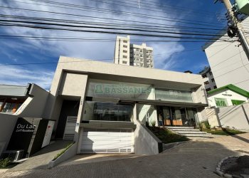 Apto Mobiliado com 42m², 1 dormitório, 1 vaga, no bairro Lourdes em Caxias do Sul para Alugar