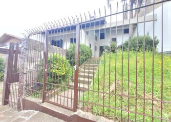 Casa com 360m², 3 dormitórios, 3 vagas, no bairro Marechal Floriano em Caxias do Sul para Alugar