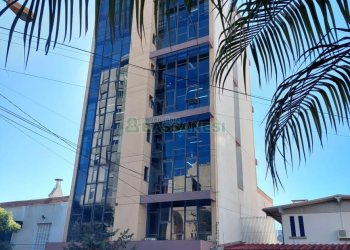 Sala com 24m², no bairro Centro em Caxias do Sul para Alugar