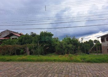 Terreno com 360m², no bairro Charqueadas em Caxias do Sul para Comprar