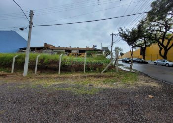 Terreno com 410m², no bairro Exposição em Caxias do Sul para Comprar