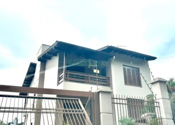 Casa com 360m², 3 dormitórios, 2 vagas, no bairro Cruzeiro em Caxias do Sul para Alugar ou Comprar