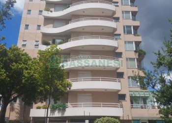 Apartamento com 187m², 3 dormitórios, 4 vagas, no bairro Centro em Caxias do Sul para Alugar ou Comprar