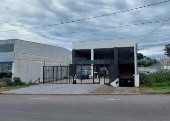 Pavilhão com 700m², no bairro Cinquentenário em Caxias do Sul para Alugar