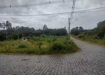 Terreno com 360m², no bairro Desvio Rizzo em Caxias do Sul para Comprar