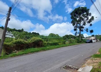 Terreno com 360m², no bairro Nossa Senhora das Graças em Caxias do Sul para Comprar