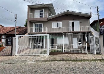 Casa com 300m², 4 dormitórios, 2 vagas, no bairro Cruzeiro em Caxias do Sul para Alugar