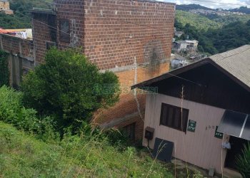 Casa com 72m², 3 dormitórios, no bairro Tijuca em Caxias do Sul para Comprar