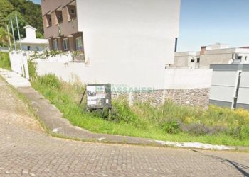 Terreno com 760m², no bairro Nossa Senhora da Saúde em Caxias do Sul para Comprar