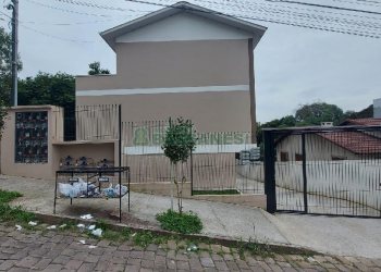 Sobrado com 80m², 2 dormitórios, 1 vaga, no bairro Cidade Nova em Caxias do Sul para Alugar