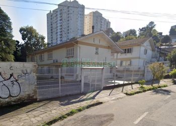 Sobrado com 79m², 2 dormitórios, 1 vaga, no bairro Santa Catarina em Caxias do Sul para Comprar