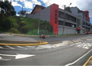 Loja com 440m², no bairro Sagrada Família em Caxias do Sul para Alugar ou Comprar