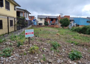 Terreno com 360m², no bairro Charqueadas em Caxias do Sul para Comprar