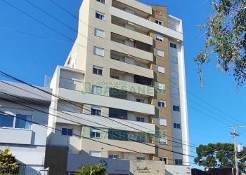 Apto Mobiliado com 62m², 2 dormitórios, 2 vagas, no bairro Sagrada Família em Caxias do Sul para Alugar