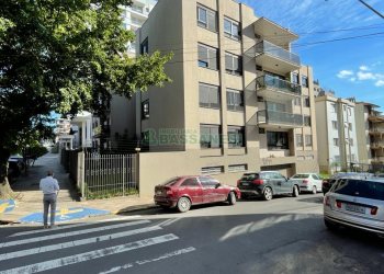 Apartamento com 121m², 3 dormitórios, 2 vagas, no bairro Centro em Caxias do Sul para Comprar