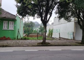 Terreno com 485m², no bairro Centro em Caxias do Sul para Comprar