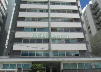 Apartamento com 138m², 1 dormitório, 3 vagas, no bairro Exposição em Caxias do Sul para Comprar