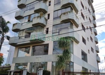 Apartamento com 102m², 3 dormitórios, 2 vagas, no bairro Madureira em Caxias do Sul para Comprar