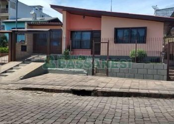 Casa com 119m², 3 dormitórios, 1 vaga, no bairro Serrano em Caxias do Sul para Comprar