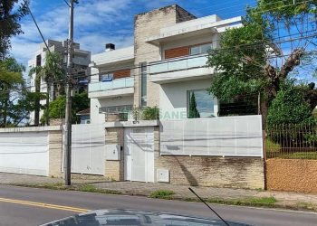 Casa com 500m², 4 dormitórios, 3 vagas, no bairro Sagrada Família em Caxias do Sul para Alugar