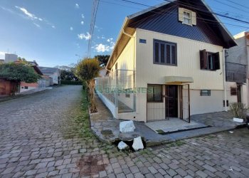 Casa com 54m², 2 dormitórios, no bairro Cinqüentenário em Caxias do Sul para Alugar