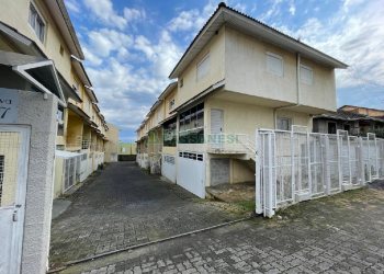 Sobrado com 125m², 2 dormitórios, 2 vagas, no bairro Morada dos Alpes em Caxias do Sul para Alugar