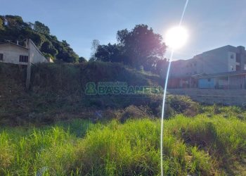 Terreno com 394m², no bairro Charqueadas em Caxias do Sul para Comprar