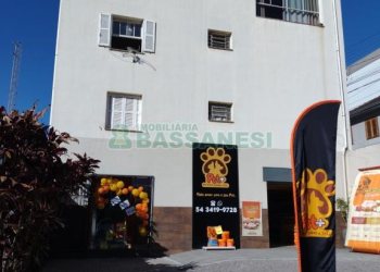 Predio com 313m², 3 dormitórios, 6 vagas, no bairro Rio Branco em Caxias do Sul para Comprar