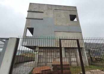 Sobrado com 82m², 2 dormitórios, 2 vagas, no bairro Nossa Senhora das Graças em Caxias do Sul para Alugar ou Comprar