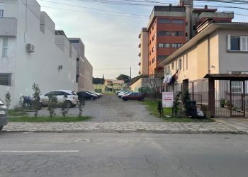 Terreno com 722m², no bairro Saint Etienne em Caxias do Sul para Comprar