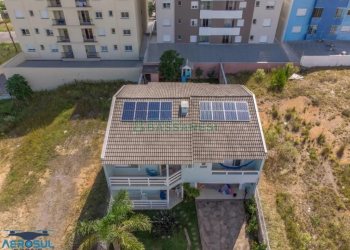 Casa com 242m², 5 dormitórios, 2 vagas, no bairro Charqueadas em Caxias do Sul para Comprar
