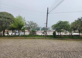 Terreno com 850m², no bairro Colina Sorriso em Caxias do Sul para Comprar