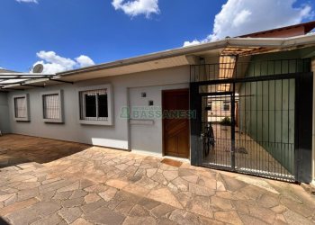 Casa com 89m², 3 dormitórios, no bairro Vinhedos em Caxias do Sul para Comprar