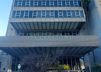 Sala com 120m², no bairro Centro em Caxias do Sul para Alugar