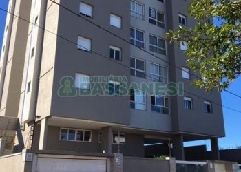 Apartamento com 72m², 3 dormitórios, 1 vaga, no bairro Madureira em Caxias do Sul para Alugar