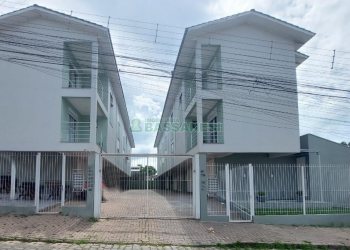 Sobrado com 82m², 2 dormitórios, 1 vaga, no bairro Nossa Senhora do Rosário em Caxias do Sul para Comprar