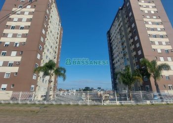 Apto Mobiliado com 86m², 3 dormitórios, 2 vagas, no bairro De Lazzer em Caxias do Sul para Alugar