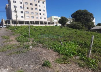 Terreno com 765m², no bairro Diamantino em Caxias do Sul para Comprar