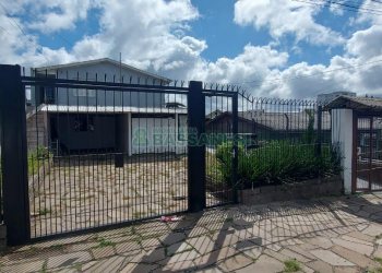 Casa com 80m², 2 dormitórios, 1 vaga, no bairro Kayser em Caxias do Sul para Alugar
