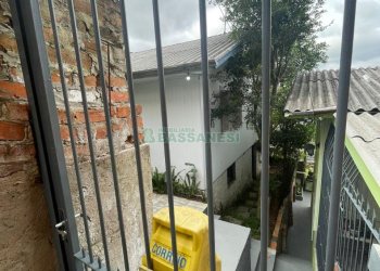 Casa com 56m², 3 dormitórios, no bairro São Leopoldo em Caxias do Sul para Comprar
