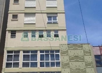 Apartamento com 30m², 1 dormitório, no bairro Centro em Caxias do Sul para Alugar