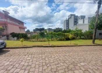 Terreno com 360m², no bairro Desvio Rizzo em Caxias do Sul para Comprar